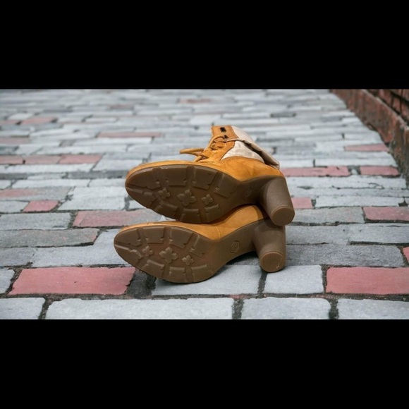 Timberland Ladies Tan & Cream Nurbuck Lace Up Boots sz 7.5 - Picture 8 of 8